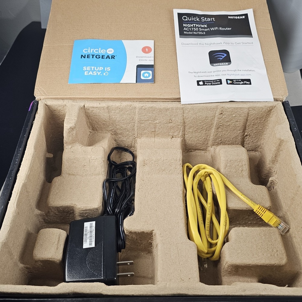 NETGEAR R6700 Nighthawk AC1750 Smart WiFi Router - R6700-100NAS In Box - Picture 7 of 10